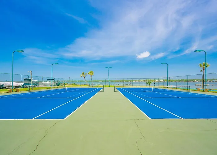 Apartment Surf & Racquet 612a
